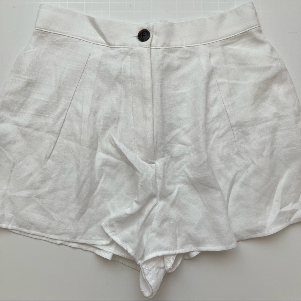 francesca’s white shorts